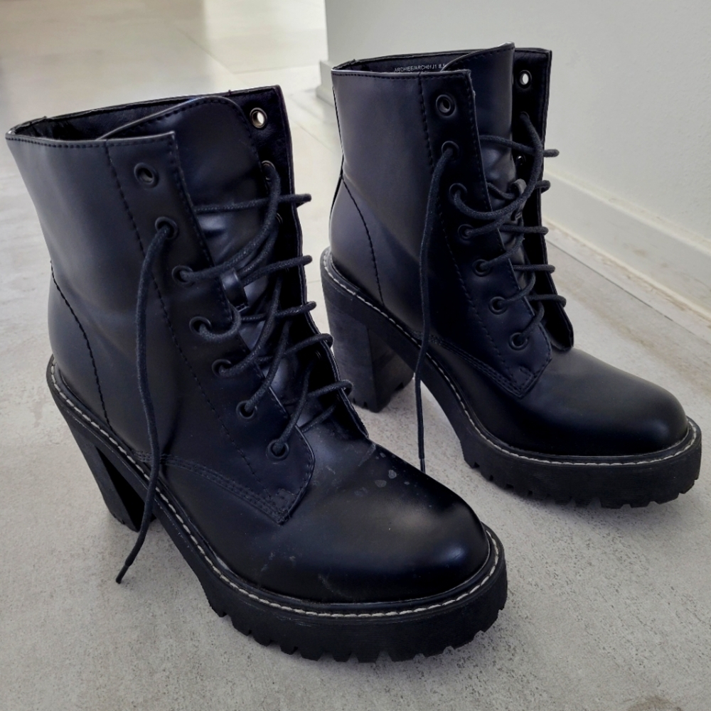 MADDEN GIRL 8.5 size Combat Boots